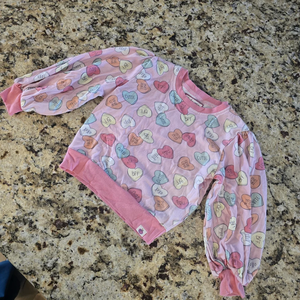 Cheeky Plum Pink Heart Pattern Kids Sweatshirt